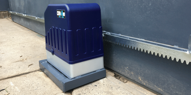 Ajuste final de motor para portón eléctrico en instalación real piOca