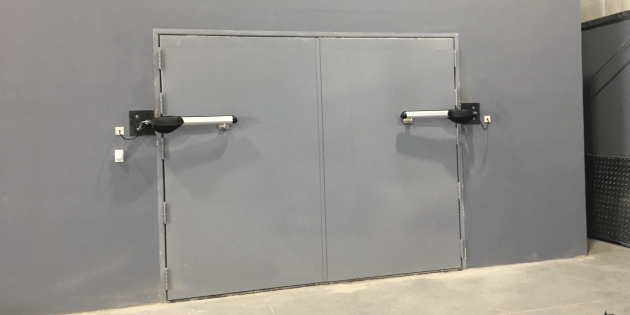 Automatización de portones piOca®️ en instalación profesional realizada por nuestro equipo